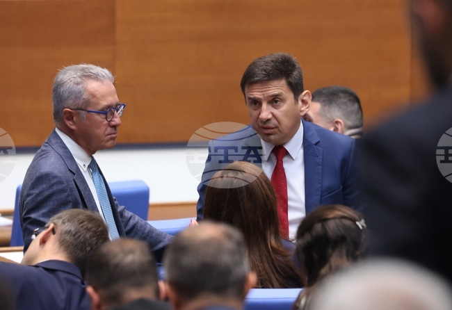 Повече от два часа депутатите обсъждаха мерките срещу необосновано покачване на цените в Закона за въвеждане на еврото 