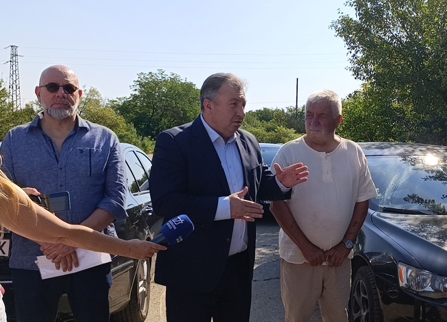 Кметът на Шумен: Правим всичко да осигурим пари за пътища и улици в шуменските села, пътят за Лозево ще е готов до 31 октомври