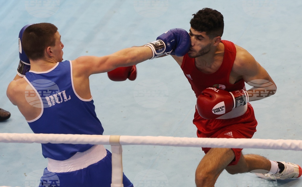 Водещите български боксьори се подготвят за Държавното лично-отборно първенство за мъже и жени в Плевен