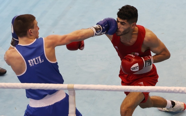 Водещите български боксьори се подготвят за Държавното лично-отборно първенство за мъже и жени в Плевен