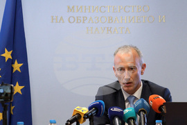Министерство на образованието и науката - Красимир Вълчев - предложения за промени в рамковите учебни планове