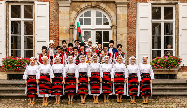 Ансамбълът за народни песни и танци „Шумен“ представи българския фолклор на международен фестивал в Белгия 