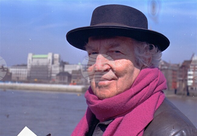 Днес отбелязваме 130 години от рождението на поета и писател Робърт Грейвс