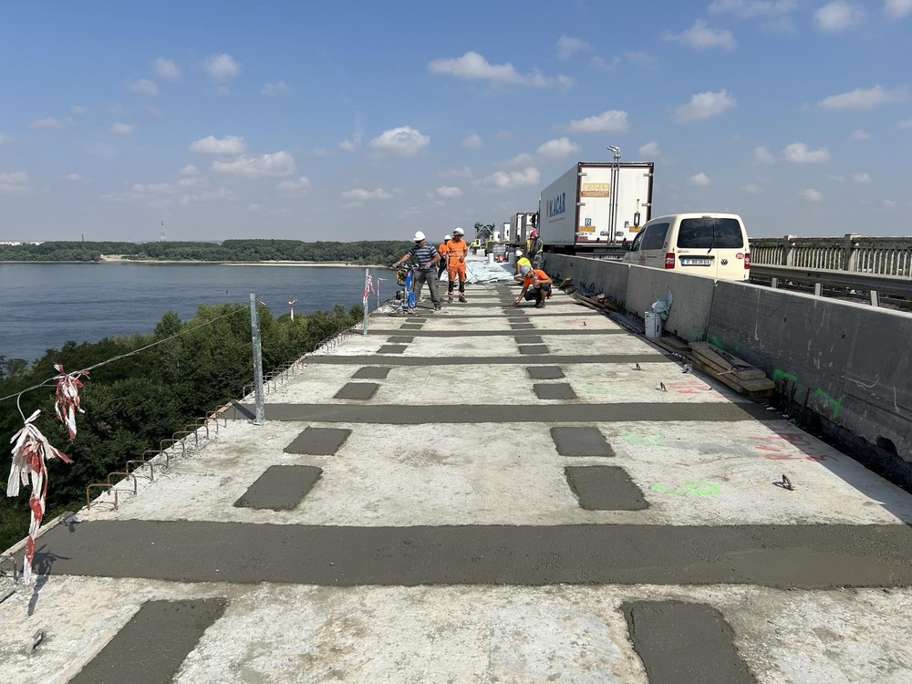 Ремонтът на Дунав мост при Русе се извършва по график, съобщиха от Агенция "Пътна инфраструктура" 