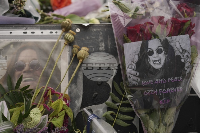Погребалното шествие с тялото на Ози Озбърн ще обиколи любимия му Бирмингам за последен път
