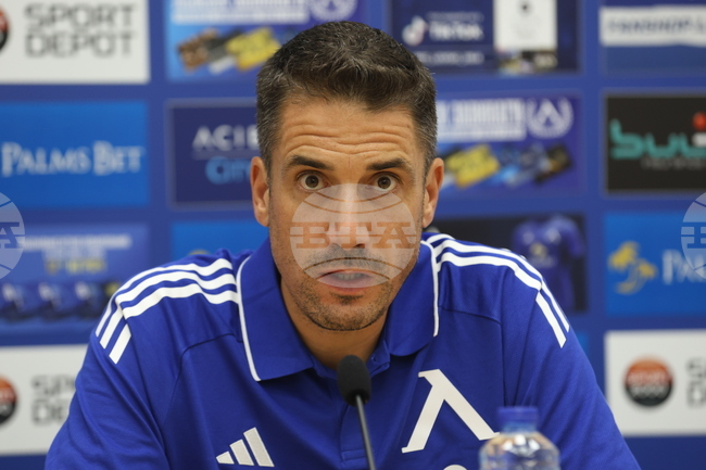 ПФК Левски насрочи за събота пресконференцията на старши треньора Хулио Веласкес, тренировката е закрита