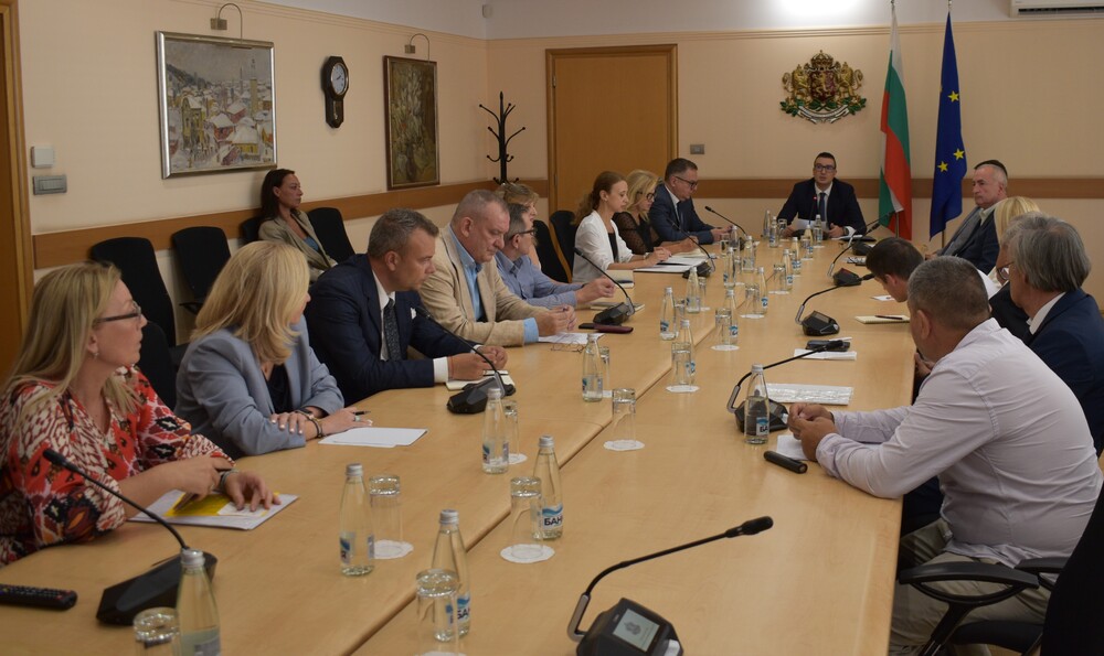 Economy Minister Holds Annual Meeting with Bulgaria’s Trade Representatives Abroad