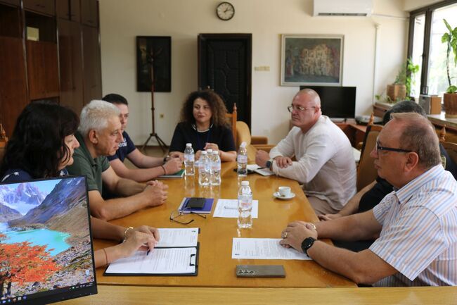 Областна администрация Русе: Спешна среща във връзка с разпространението на опасни заболявания по животните бе проведена при заместник областния управител Георги Георгиев 