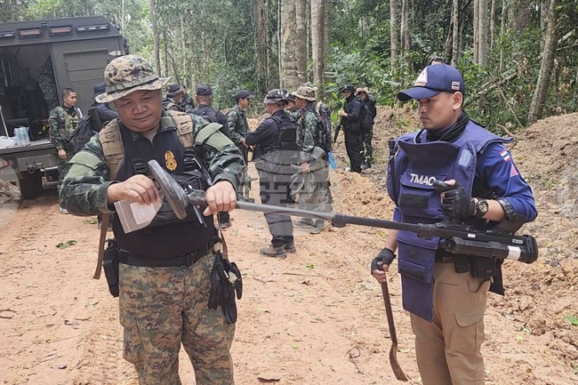 Тайланд призова Камбоджа да спазва сключеното примирие, след като бе съобщено за нова атака