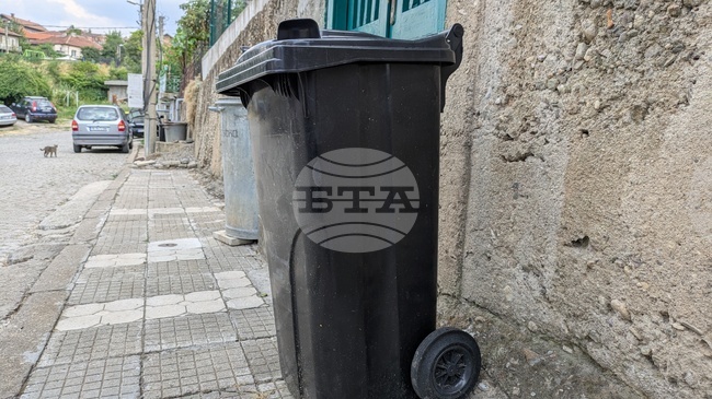 Община Перник обяви обществена поръчка за закупуването на съдове и техника за разделно събиране и транспортиране на битови отпадъци