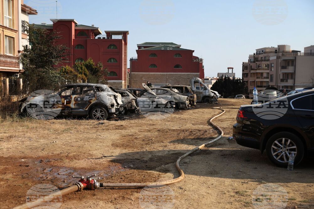 Fire in Sveti Vlas Resort Destroys 22 Cars and Forces Evacuation of 83 People