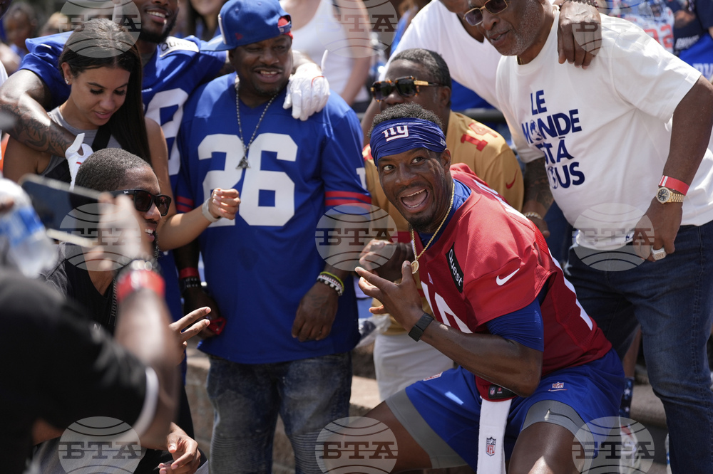Giants Camp Football