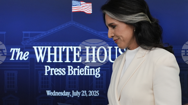 Демократите твърдят, че работата на разузнавателните служби на САЩ е подкопана и политизирана при Тръмп 