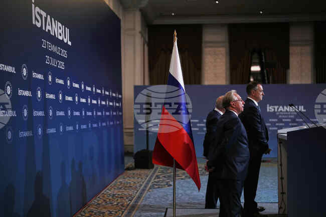 Русия предложи на Украйна кратки хуманитарни примирия и да ѝ върне телата на 3000 войници, съобщи главният преговарящ на Москва Медински