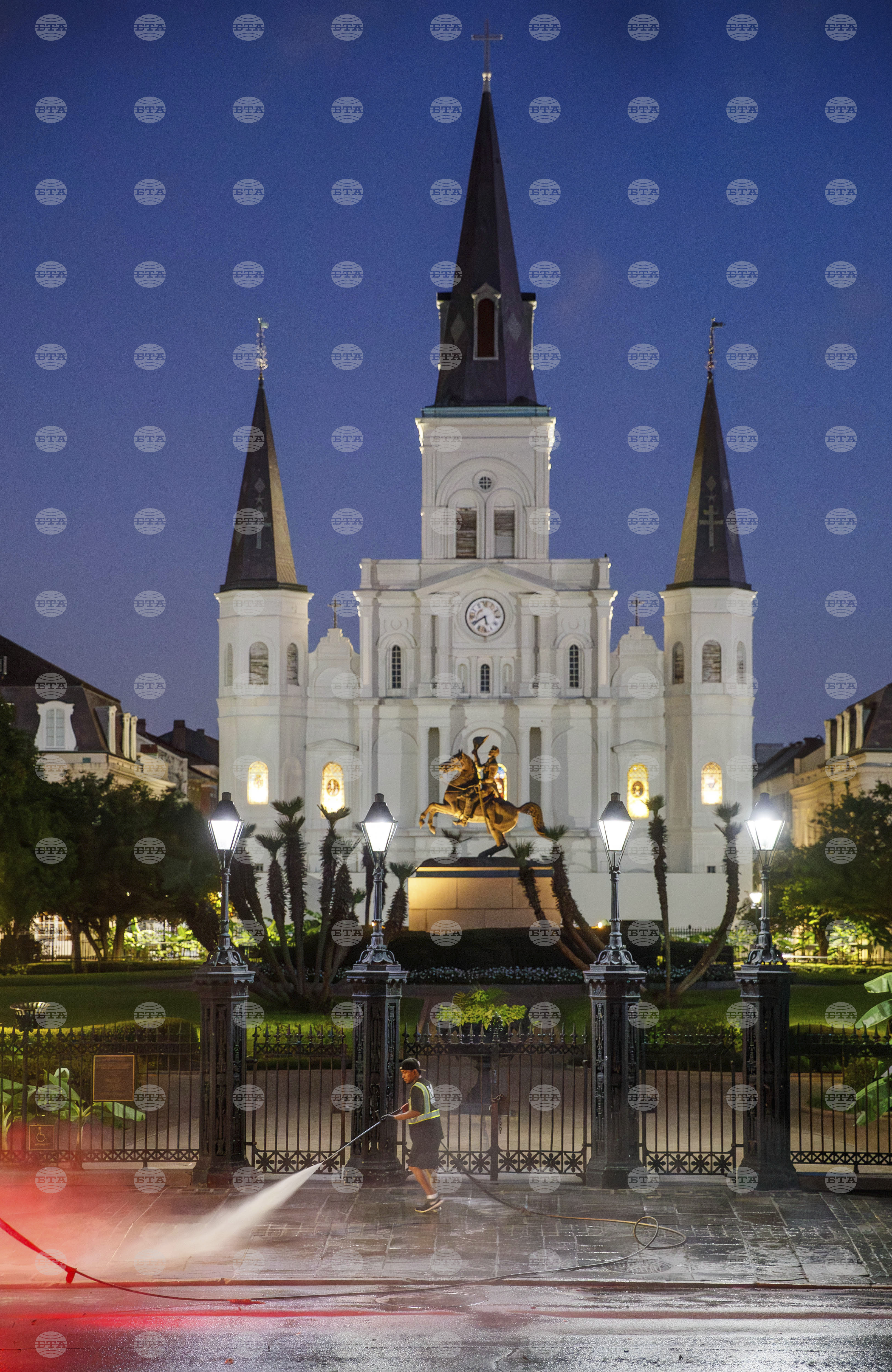 New Orleans French Quarter Waste