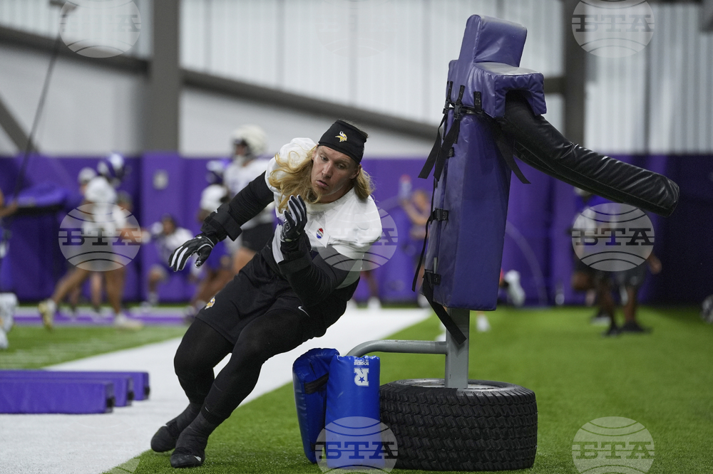 Vikings Camp Football