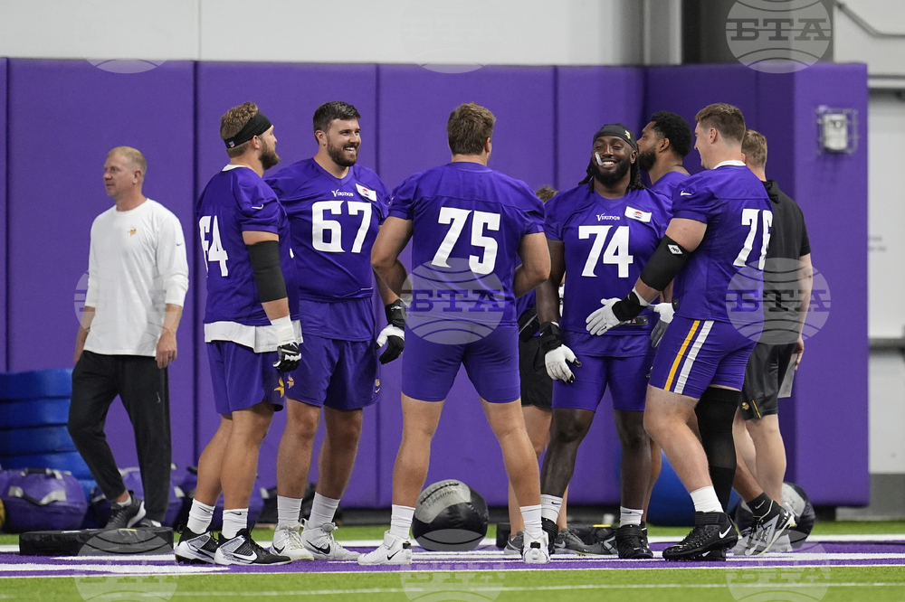 Vikings Camp Football