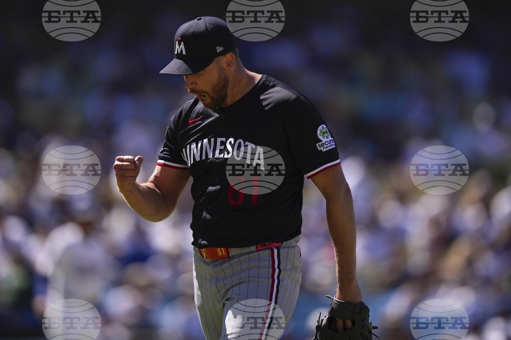 Twins Dodgers Baseball