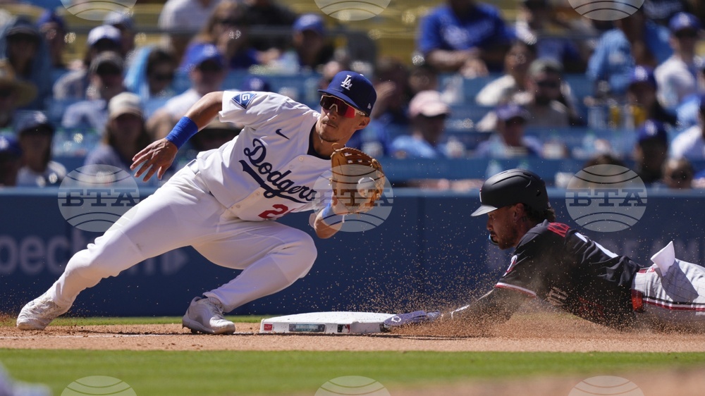 Twins Dodgers Baseball