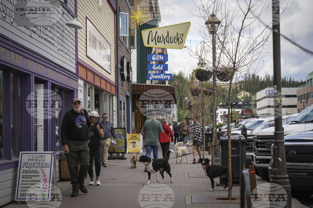 Канадската безработица се понижава до 16-месечен минимум през ноември благодарение на ръста при работните места на непълно работно време 