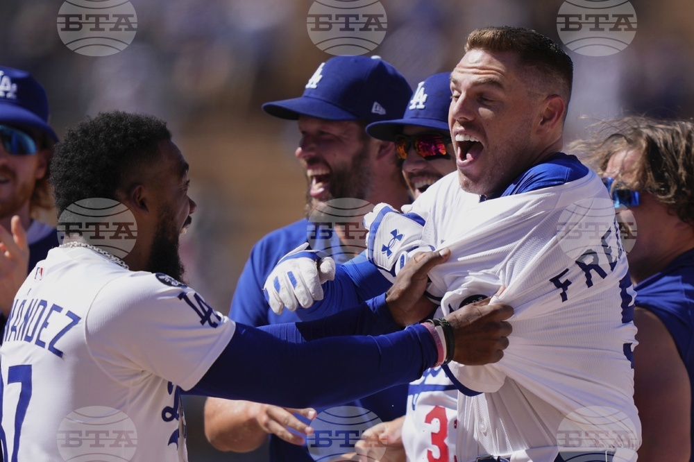 Twins Dodgers Baseball