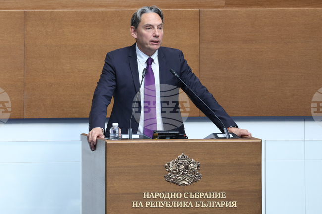 ПП-ДБ излязоха с декларация в защита на достойните възнаграждения за младите лекари 