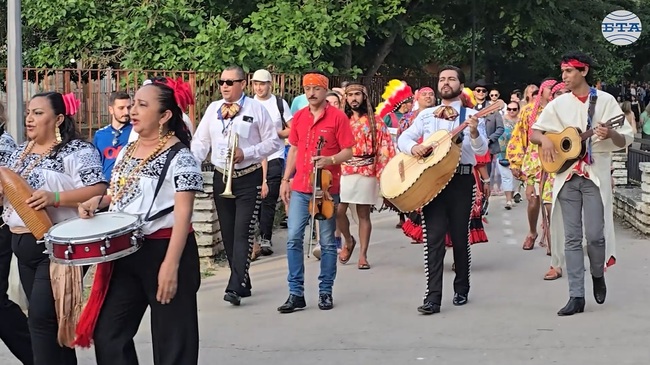 С концерт на танцьори и музиканти от Мексико и САЩ започна тазгодишното издание на фестивала "Фолклор без граници" в Добрич