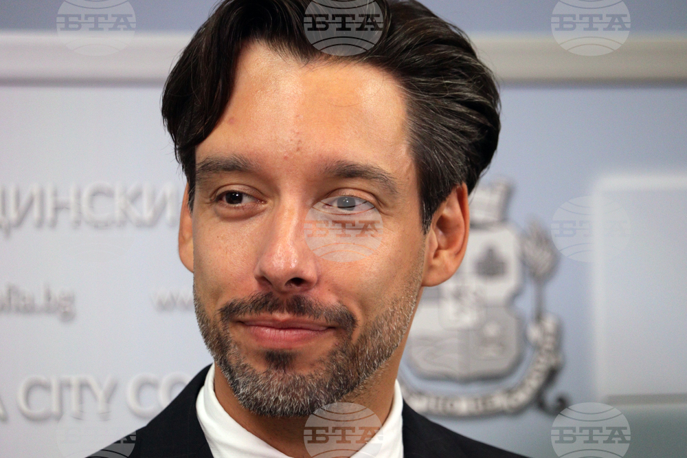 Много сте силни всички да четете празни приказки в декларации пред камерите, каза Борис Бонев от "Спаси София" на колегите си в СОС