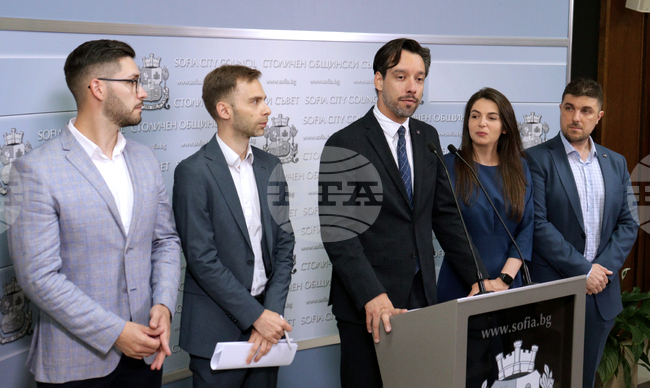 Групата на „Спаси София“ поиска кметът Васил Терзиев незабавно да прекрати текущата обществена поръчка за сметосъбиране в столицата