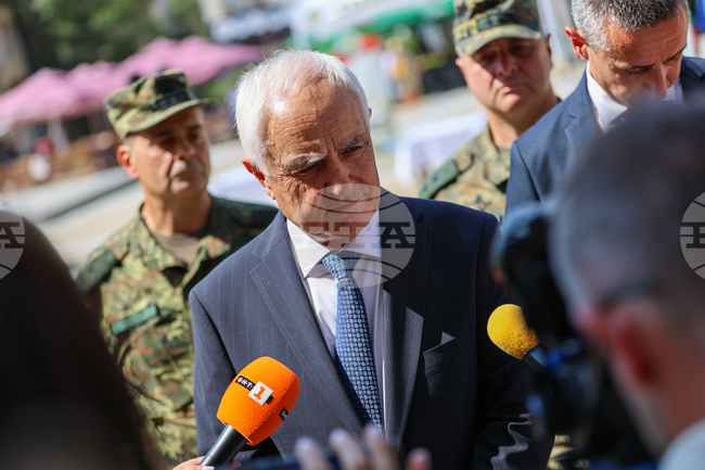 Съдействаме напълно за разследването, каза министър Атанас Запрянов за пожара на територията на учебния център „Сливница“