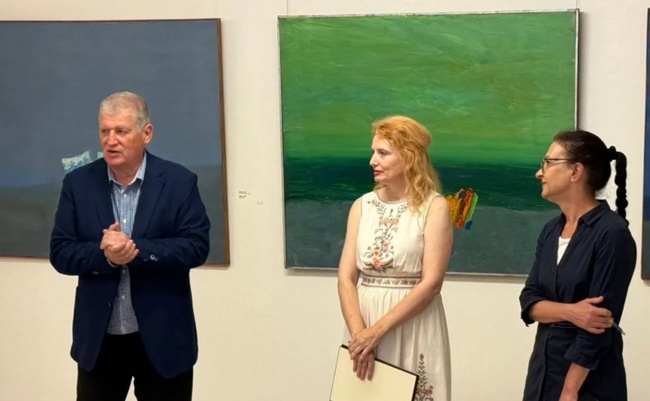 Изложба в чест на 100-годишнината от рождението на Георги Баев ще остане експонирана в Българския културен институт в Прага до 1 август