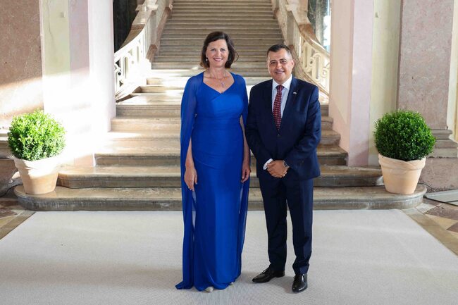 Генералният консул на България в Мюнхен Стефан Йонков участва в летен прием на баварския Ландтаг