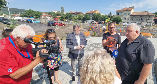 Кметът на Шумен откри официално облагороденото локалното платно на ул. „Марица“ в града 