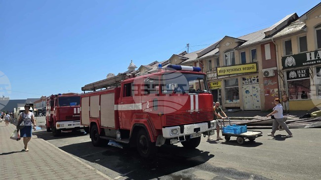 Двама души са пострадали в резултат на нощната масирана атака с дронове в Одеса, съобщи областният управител