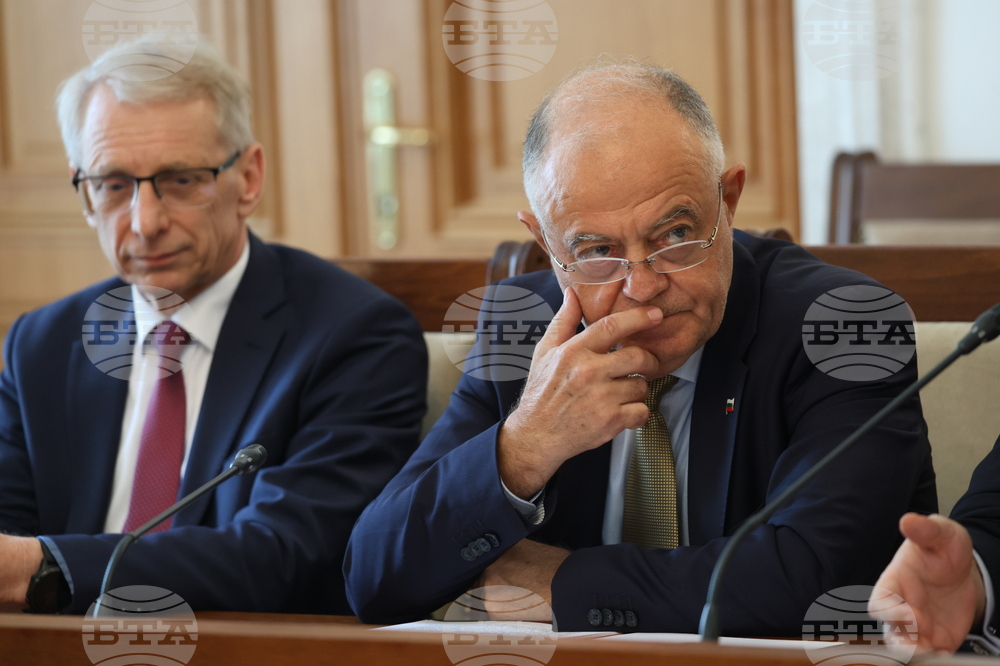 Народно събрание - консултации за вот на недоверие