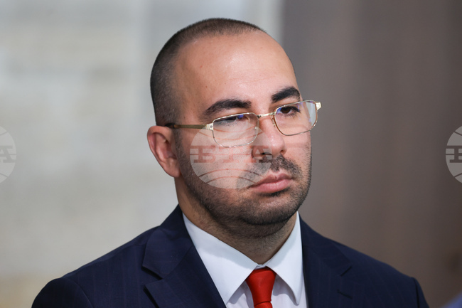 Неприемливи фигури за служебен премиер са Рая Назарян и фигурите, поставени от статуквото, коментира Христо Расташки от МЕЧ