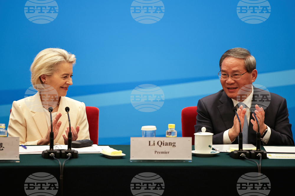 Китай отхвърли твърдения на ЕС за свръхпроизводство и настоя за облекчаване на износа на технологии