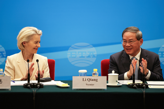 Китай отхвърли твърдения на ЕС за свръхпроизводство и настоя за облекчаване на износа на технологии