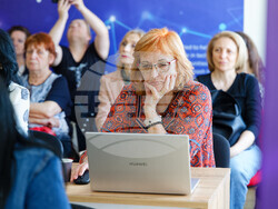 Нов безплатен курс за дигитални умения стартира през август. Снимка: Висше училище по телекомуникации и пощи