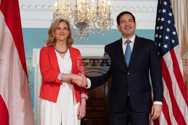 Населението на Австрия бе включено в дискусия за сигурността на страната в бъдеще 