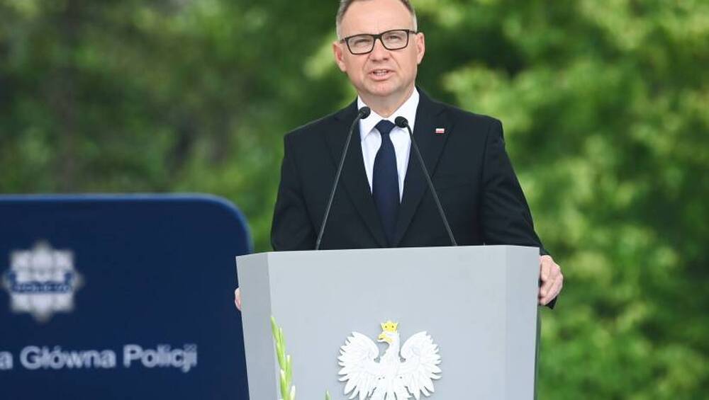 ПАП: Президентът на Полша похвали полицейските служители по случай професионалния им празник