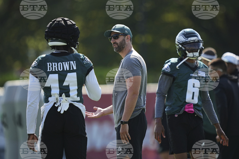 Eagles Camp Football