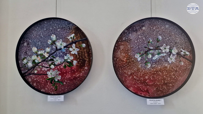 Изложба „Разговор за градини и поляни” е подредена в троянската галерия „Серякова къща“