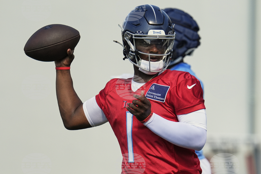 Titans Camp Football