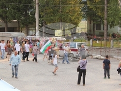 Края на юли родопското село равногор чества стария обичай „изпращане на набора” с нова визия „младежки вечери”