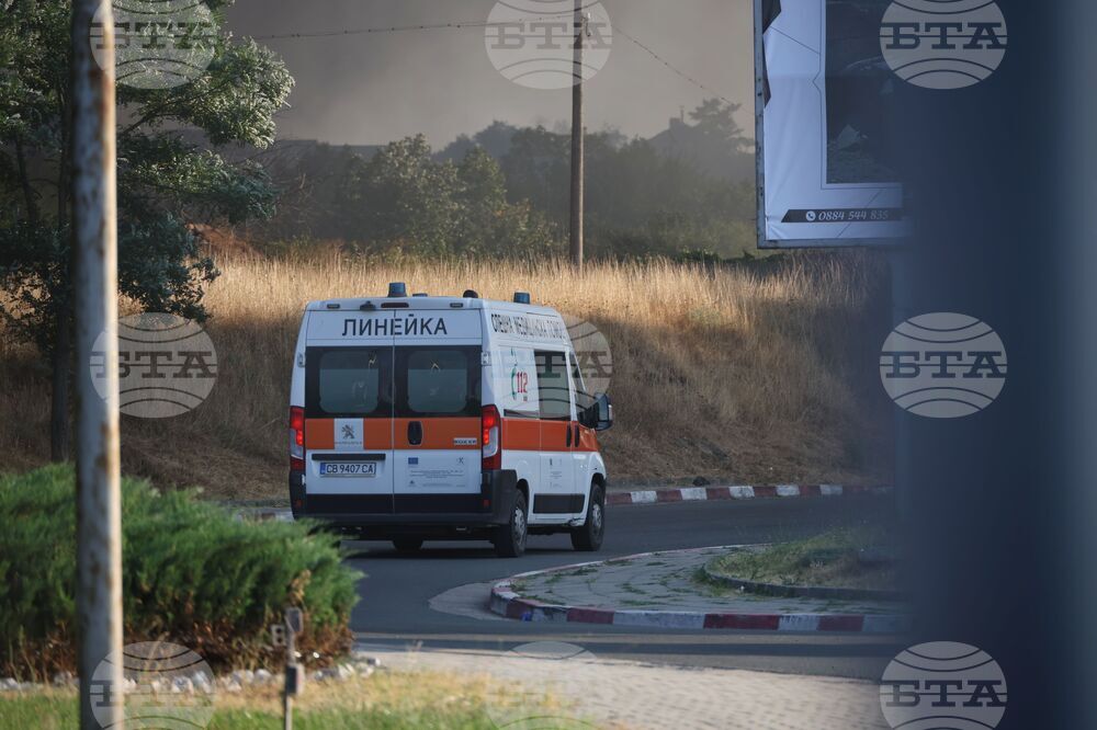 Пожар в гориста местност край с. Горица наложи евакуация на дом за възрастни хора, ситуацията е под контрол