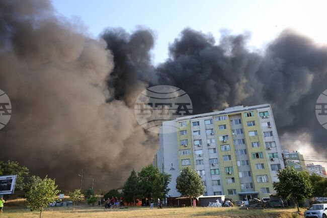 Започна евакуацията на хората в Средец