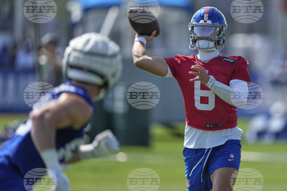 Giants Camp Football