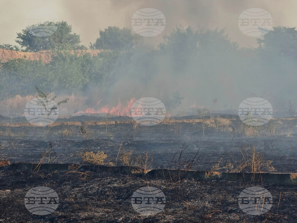 Пожар е избухнал в района на каварненското село Белгун, три необитаеми къщи са изгорели извън селото