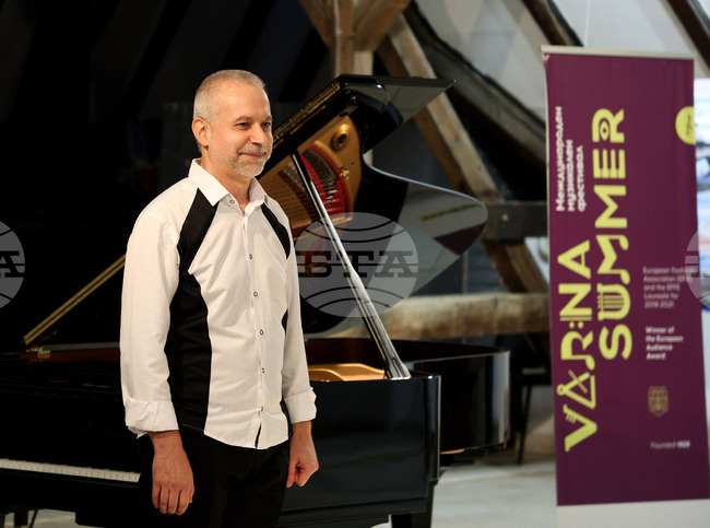 Пианистът Веско Стамболов представи творчеството на шестима български композитори на фестивала „Варненско лято“